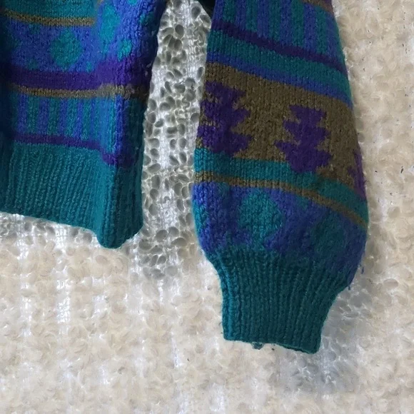 Vintage handmade knit sweater with geometric shapes medium - Picture 3 of 8